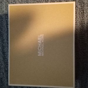 Woman low heel shoes